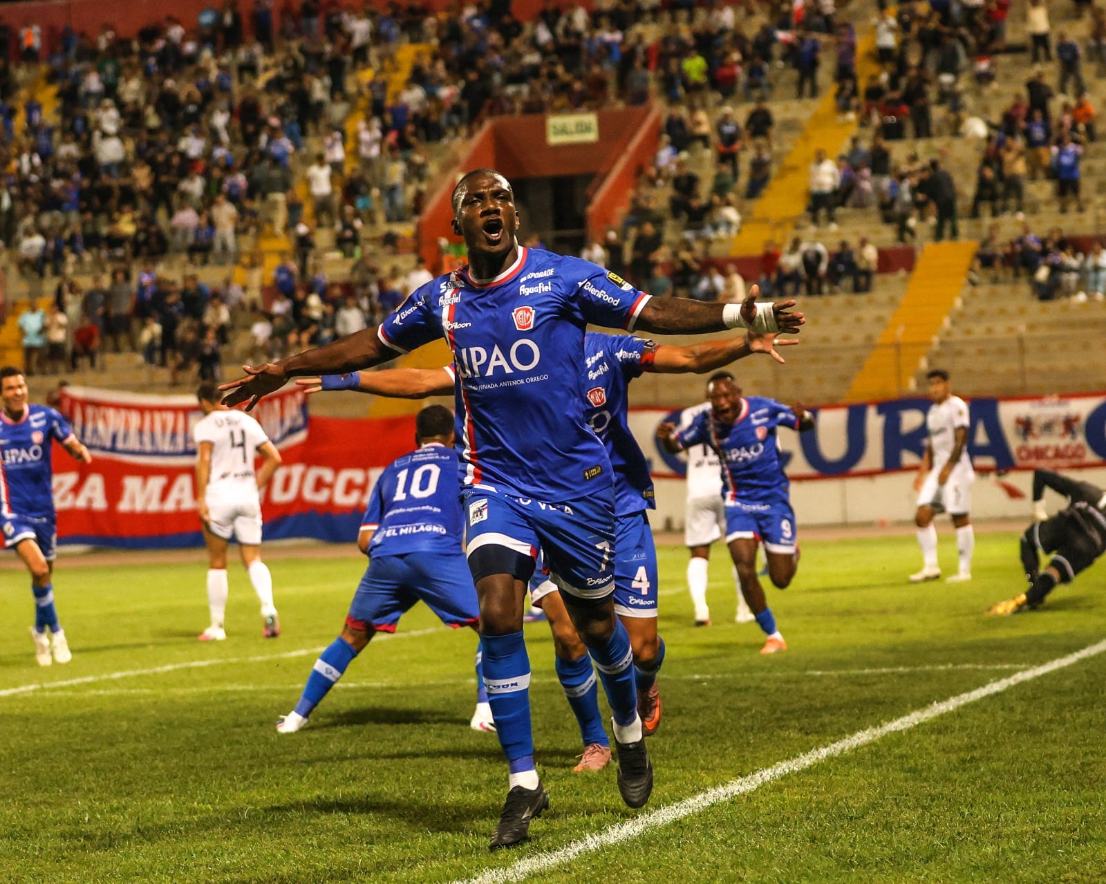 El cuadro tricolor inició con pie derecho la Fase Final del campeonato de ascenso. (Foto: CAM)