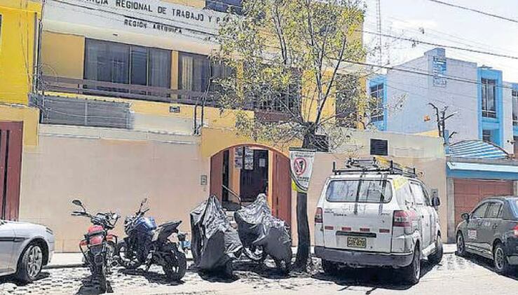 Trabajadores con faltar administrativas. (Foto: GEC)