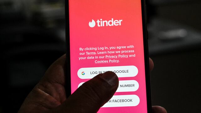 Tinder lanza la nueva función “Cita a ciegas” 