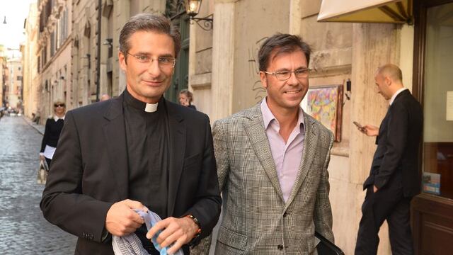 Vaticano toma medidas ante conocimiento de cura homosexual 