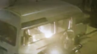 Extorsionador incendia combi en Lurín tras amenazas por cobro de cupos