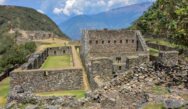 Tras reunión entre autoridades, pobladores y operadores de turismo, acordaron cerrar el acceso a estos atractivos a locales y turistas.