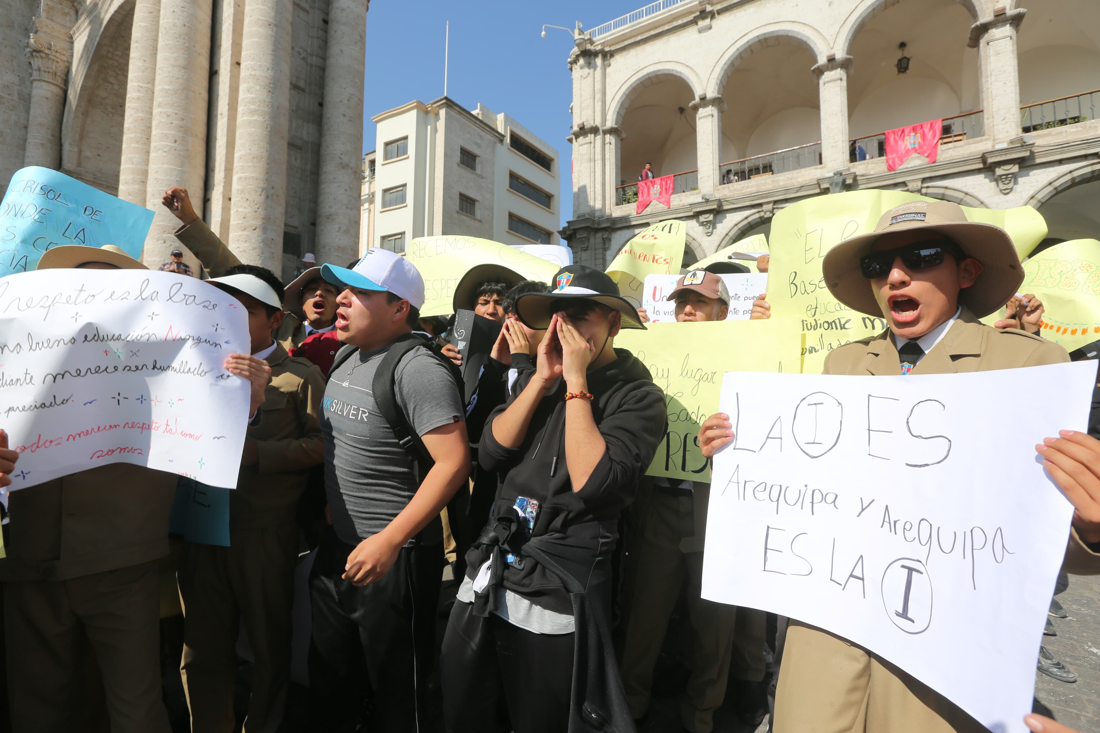 Exigen las disculpas de la legisladora. (FOTO: Leonardo Cuito)