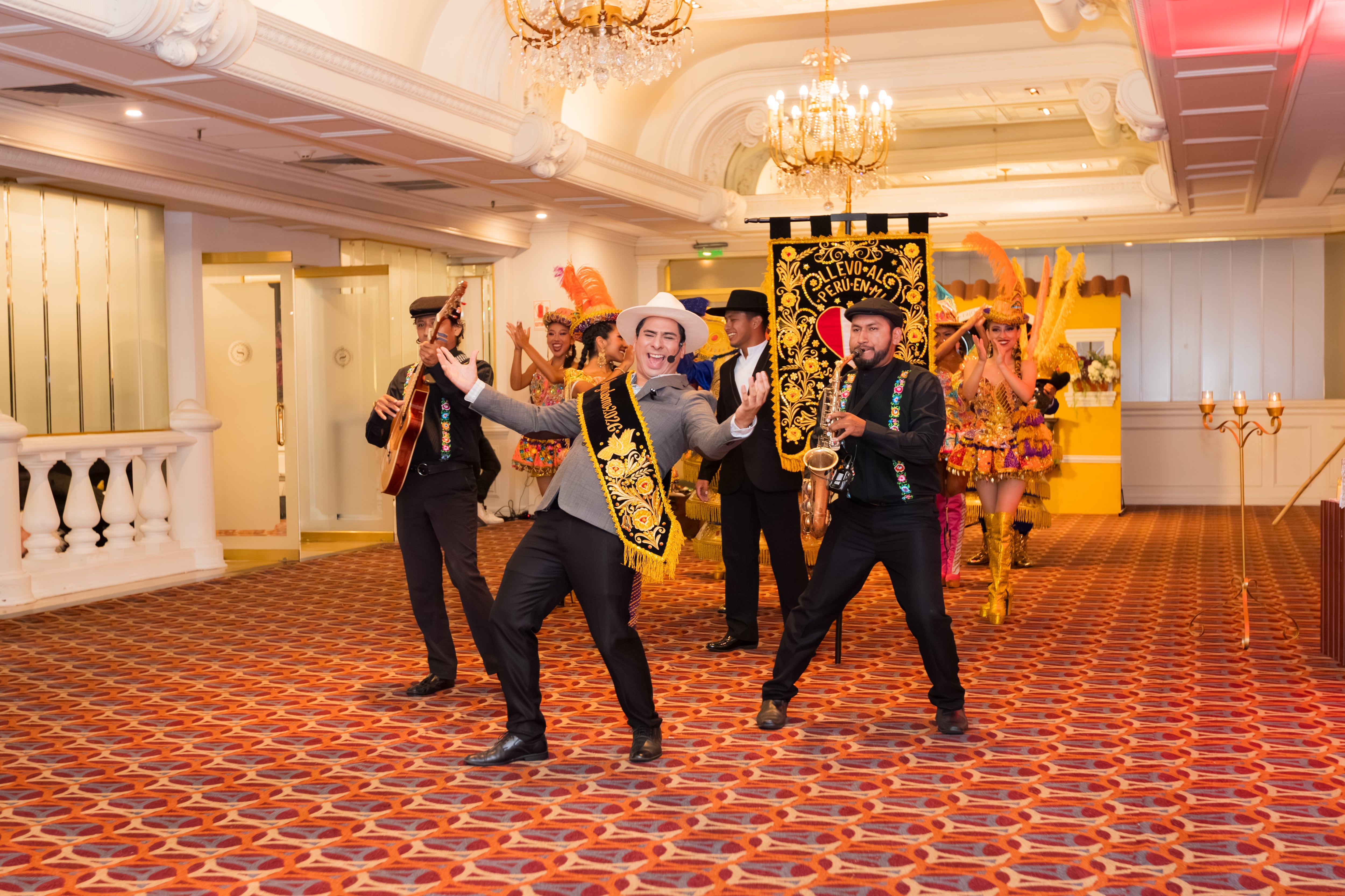 El espectáculo combina danzas tradicionales, música en vivo y gastronomía peruana en una experiencia inmersiva este 21 de marzo en el Centro Histórico de Lima.