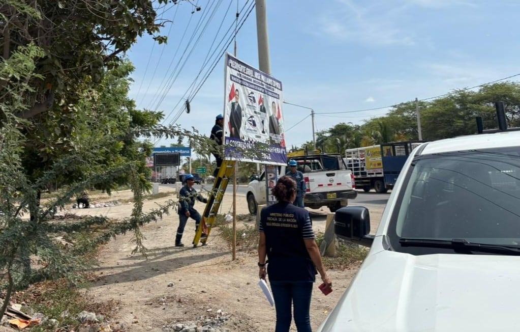 Paneles y gigantografías no contaban con los permisos correspondientes