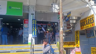 Arequipa: Ladronas burlan a trabajadora de casa de cambio para llevarse 100 mil soles y 20 mil dólares