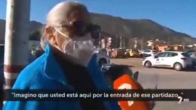 Mujer se entera en pleno reporte de TV en vivo que estaba haciendo la cola equivocada