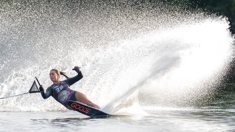 Peruana Cristhiana de Osma hace historia al ganar el Mundial U21 de esquí acuático