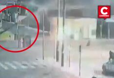 Poste de alumbrado colapsa en cruce de Argentina y Faucett: caos vehicular y riesgo para peatones