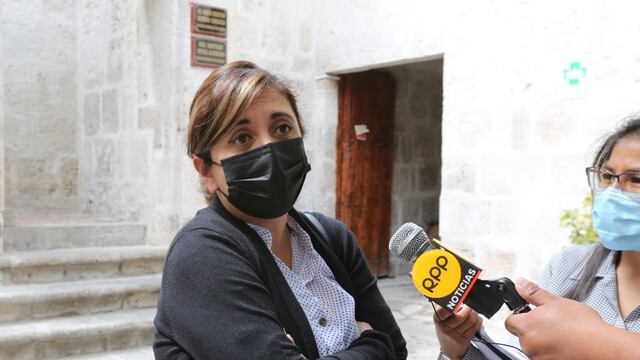 Exprocuradora sigue en el Gobierno Regional de Arequipa y despiden a abogado