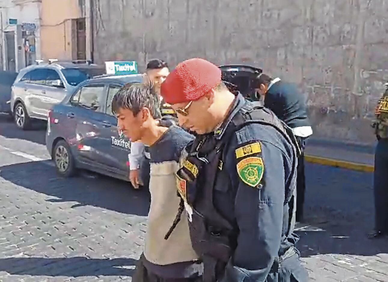 Fue detenido en la clínica de donde pretendía sustraer objetos de valor. (Foto: Pedro Torres)