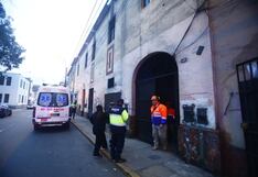 Rímac: Evacúan a 14 familias tras derrumbe en quinta antigua