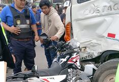 Trujillo: Motociclista que realizaba delivery resulta herido tras chocar contra un camión