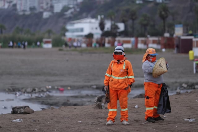 Cierran de la playa Agua Dulce por limpieza y fumigación (Foto: Julio Reaño/GEC)