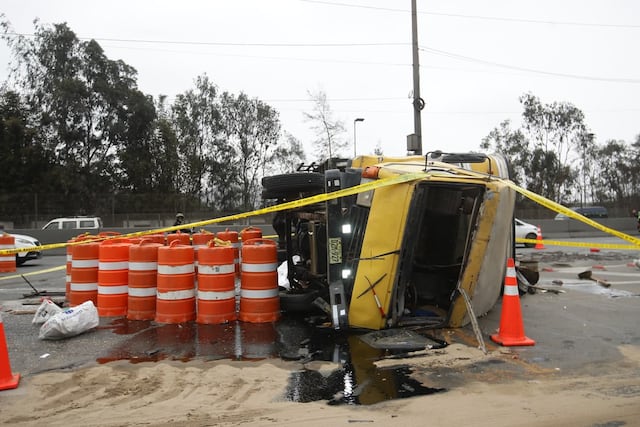 Camión se vuelca en la Vía de Evitamiento y provoca congestión vehicular en San Juan de Lurigancho
