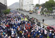 Mineros artesanales mantienen protestas frente al Congreso y bloqueos en Arequipa por el Reinfo