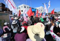 Decenas de personas exigen a Sedapar Arequipa el cobro de aguas residuales a empresa Cerro Verde (VIDEO)