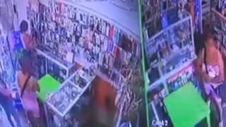 Piura: Captan a mujeres robando en una tienda con una niña en brazos