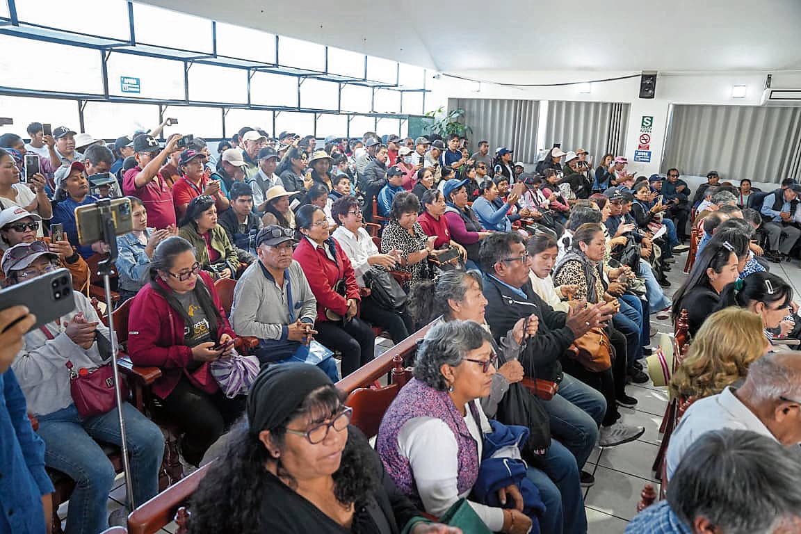 Transportistas participaron de mesa de diálogo en la Municipalidad Provincial de Arequipa. Foto: GEC.