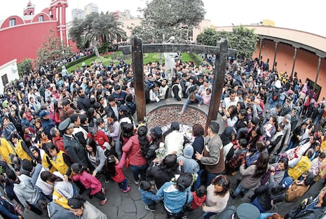 Santa Rosa de Lima: miles de fieles llegan al santuario y forman largas filas