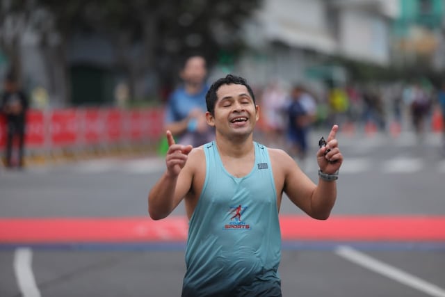 Maratón New Balance 15K Powerade by El Comercio reúne a miles de corredores en Lima (Fotos: Antonio Melgarejo/GEC)