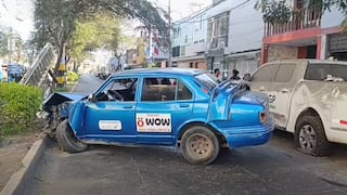 Ica: vehículo queda destrozado tras impactar contra árbol en la avenida J.J. Elías