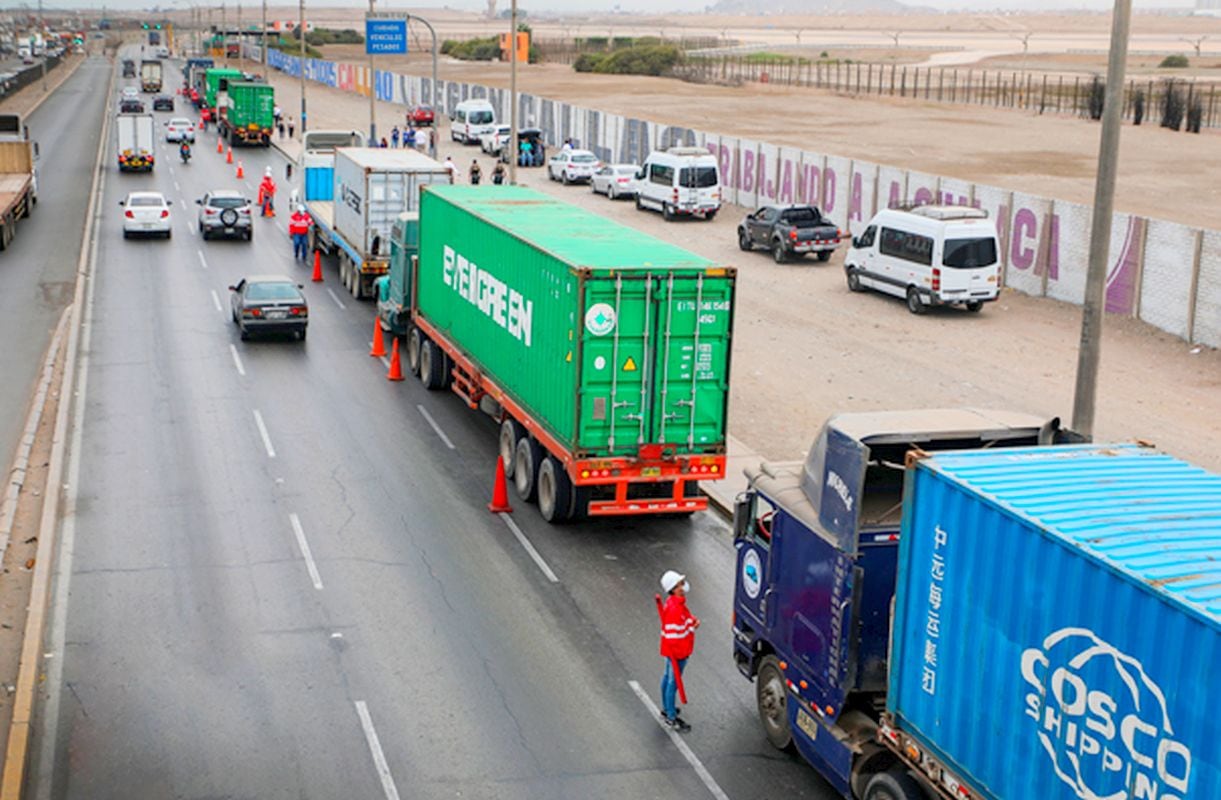 El Ejecutivo otorgará S/4 por galón de diésel a transportistas de pasajeros y carga y un subsidio por kilometraje en Lima y Callao. (Foto: Andina)