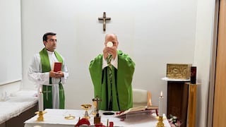 Vaticano publica imágenes del papa León XIV tras su operación: ofició una misa de pie