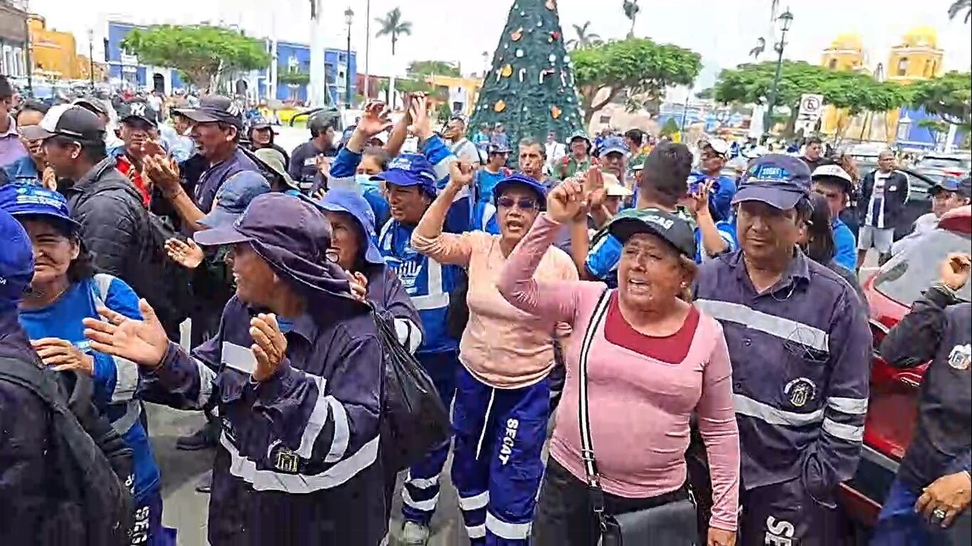 Paralizaron sus labores porque no se les canceló sus sueldos de diciembre de 2024. Municipio transfirió dinero y se comprometió a cumplir con haberes.