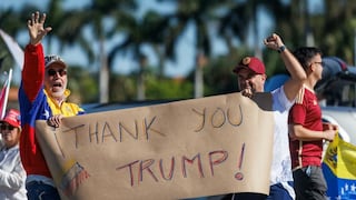 Una multitud de venezolanos celebra en Florida la caída de Maduro