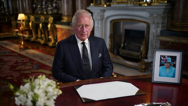 Reveladas las excéntricas demandas diarias del rey Carlos III cuando fue príncipe