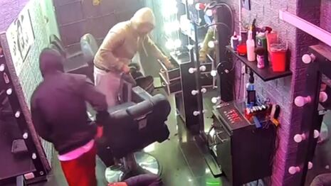 Delincuentes armados roban barbería de Los Olivos: “Eran peruanos, pero uno intentó hablar como extranjero”
