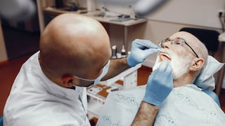 Pérdida de dientes podría relacionarse con mayor riesgo de demencia, según estudios