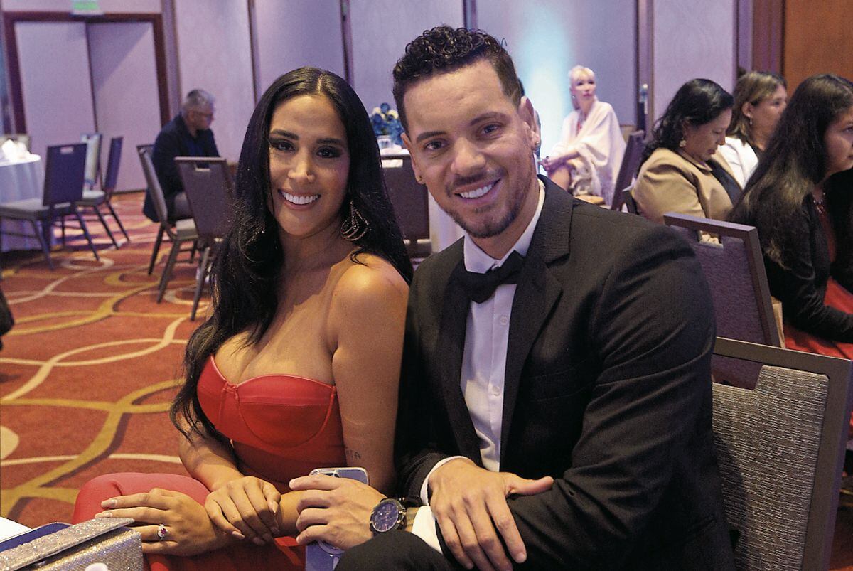 Melissa Paredes y Anthony Aranda