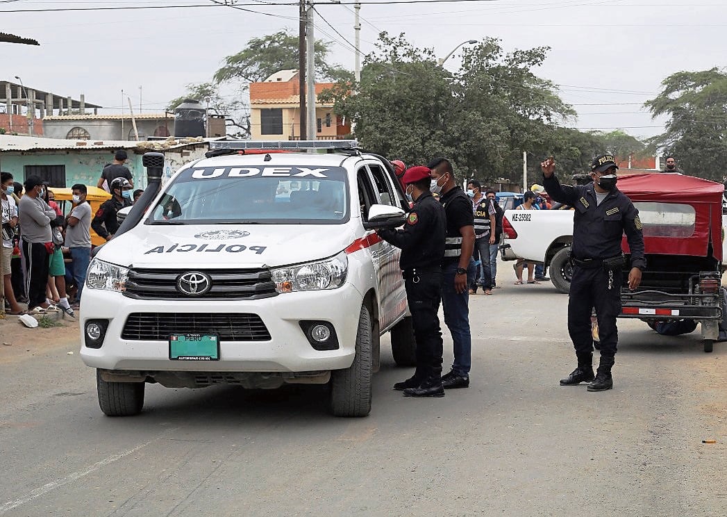 El propietario del local “Bora Bora” murió tras ser atacado por desconocidos en su local. Mientras que en Sullana, abatieron a tiros a “Rambo”