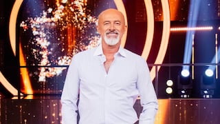 Carlos Alcántara es captando besando apasionadamente a una rubia en discoteca: ¿De quién se trata?