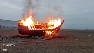 Trujillo: Embarcación valorizada en 20 mil soles termina en cenizas (VIDEO)