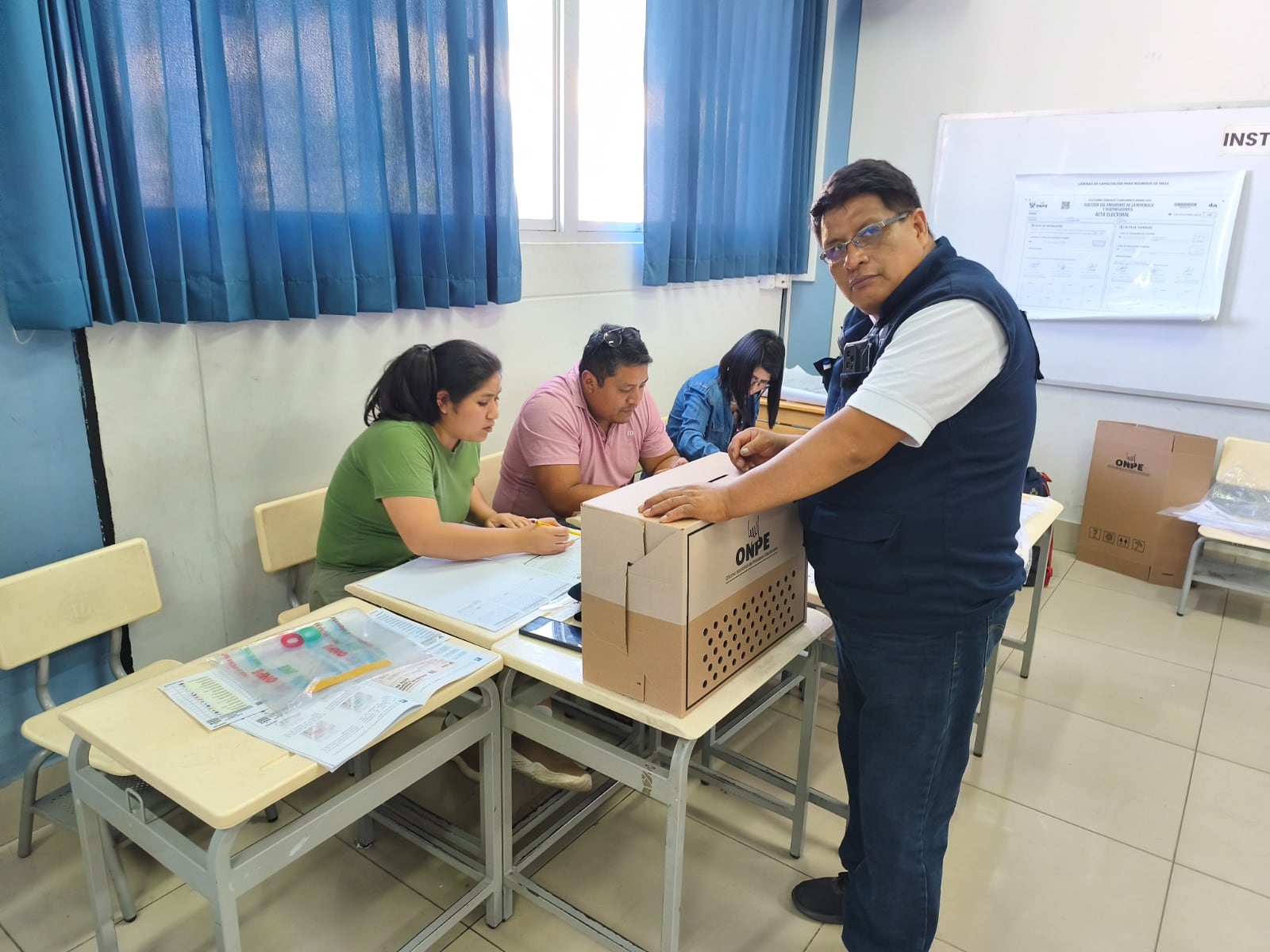 ONPE capacitó al personal que atenderá en las 1,041 mesas de votación. (Foto: Difusión)