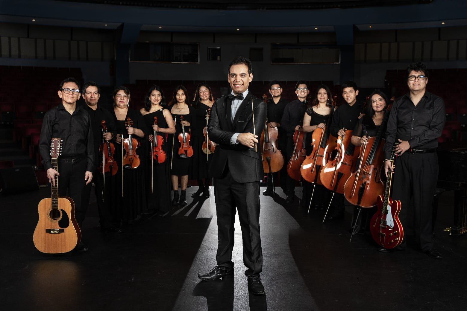 El espectáculo musical contará con la participación de una orquesta de cámara compuesta por 30 músicos, quienes ejecutarán instrumentos como violines, violas, cellos y vientos.