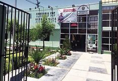 Roban automóvil de la puerta de la comisaría Acequia Alta de Arequipa