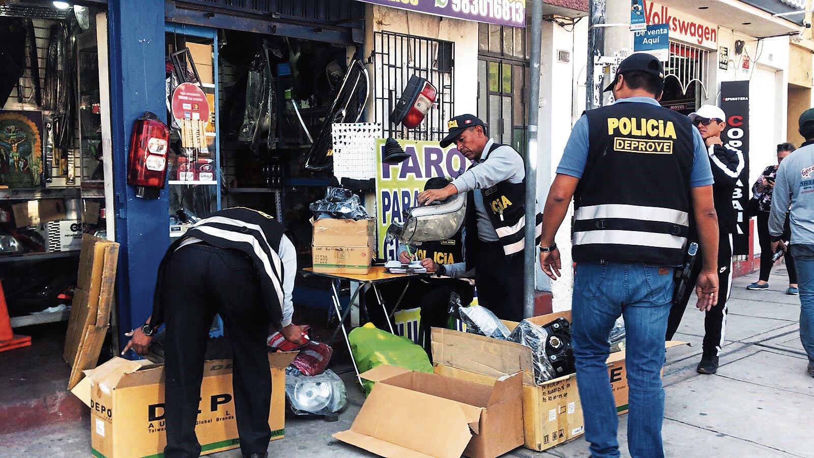 Policía incautó autopartes de tiendas en Miraflores. (Foto: GEC)