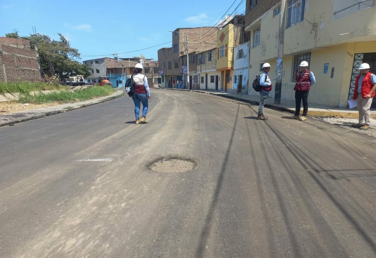 Contraloría inspeccionó trabajos de recapeo en avenida Garcilaso.