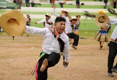 Más de 4500 personas participaron en el 44.º Festival de Danzas Folklóricas “Tradición y Folklore” en Arequipa