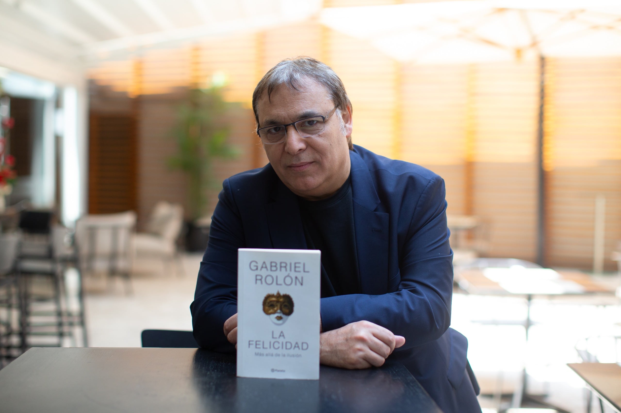 Psicoanalista argentino llegó a Lima para presentar su libro "La Felicidad"