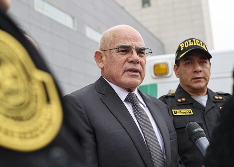 Premier Ernesto Álvarez asegura que Gobierno no descarta aplicar toque de queda en Lima y Callao