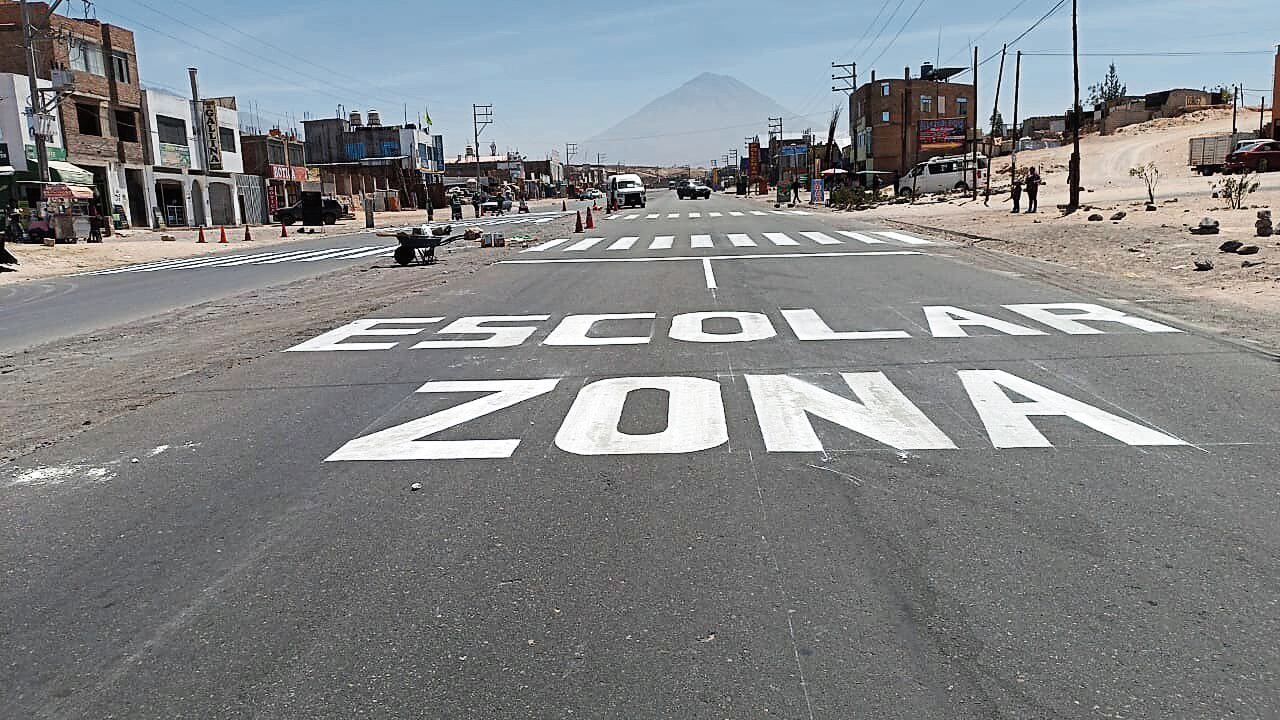 Señalización de vía en la autopista Arequipa - La Joya. (Foto: GEC)