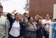 Piuranos protestan contra ministro de Vivienda para exigir obras de agua y desagüe