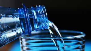 Alerta sanitaria: Minsa pide no consumir aguas de mesa de dos marcas por presentar bacterias