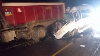 Puno: Choque de vehículos deja cuatro fallecidos en la vía Juliaca-Arequipa