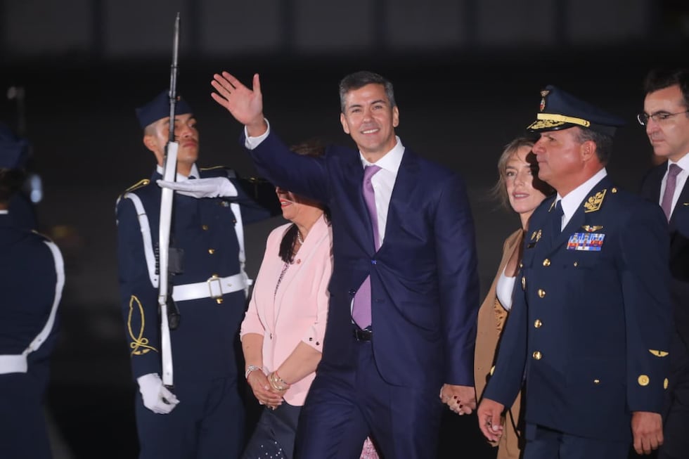 Presidente de Paraguay arriba a Lima para participar en la toma de mando de Keiko Fujimori